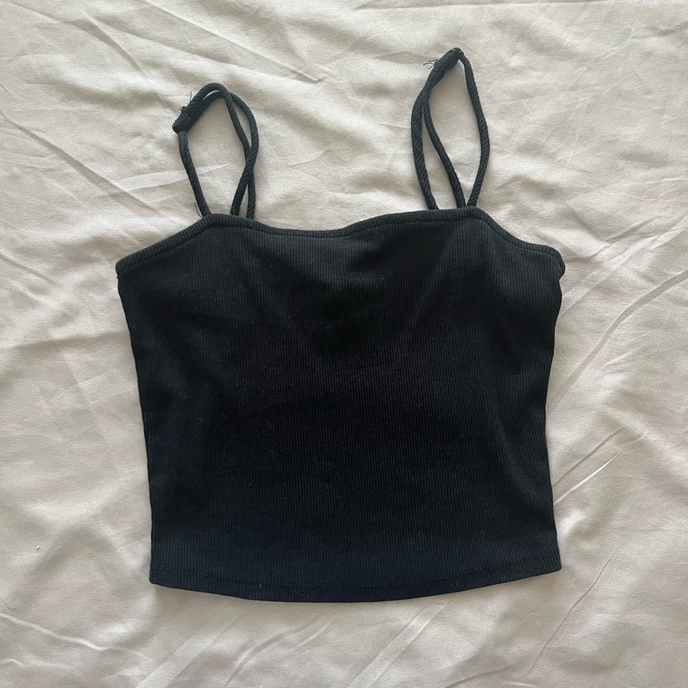 Tilly’s black tank top
